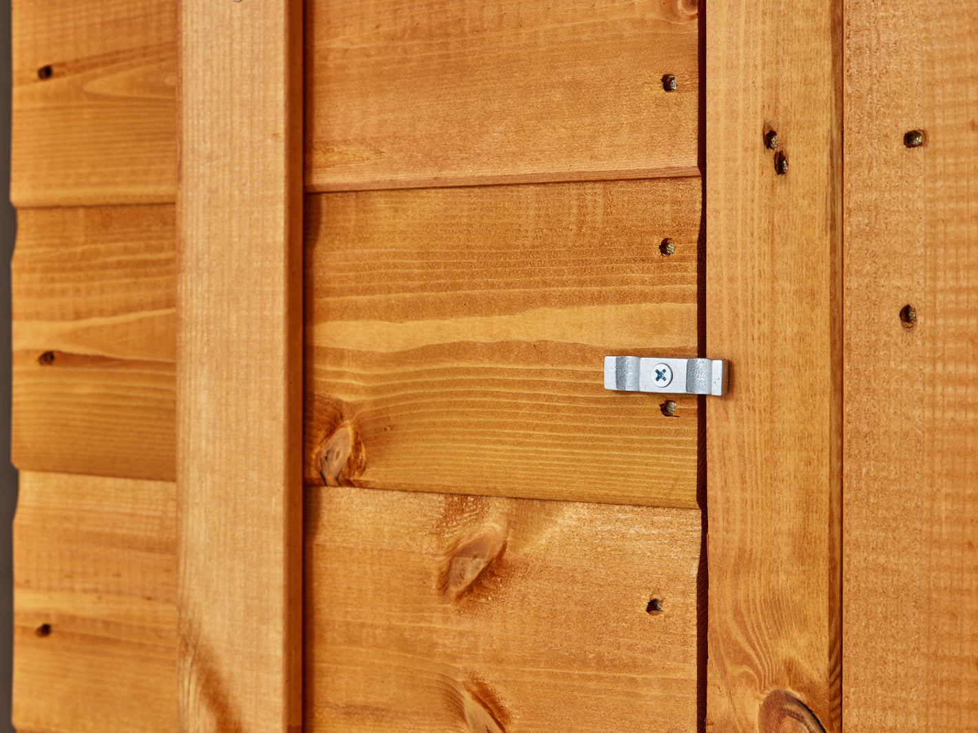 Powersheds_Detail Hinge